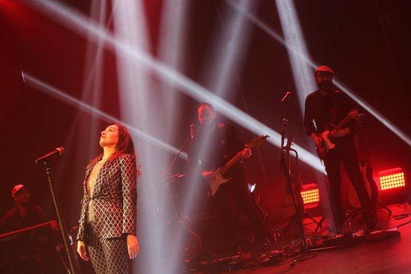 La cantante inicia en Asturias la presentación de Que corra el aire