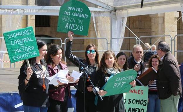 El PSOE de Avilés y los no adscritos respaldan el la subida salarial de las educadoras