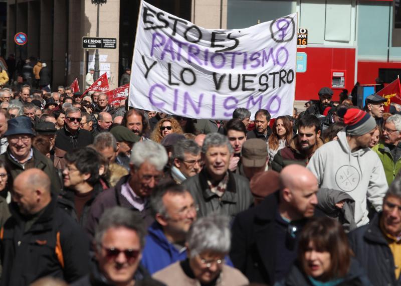 Madrid, Barcelona, Bilbao, San Sebastián, Vigo... protestan en las calles por el insuficiente alza del 0,25% y piden que estas ayudas se revaloricen en función del IPC