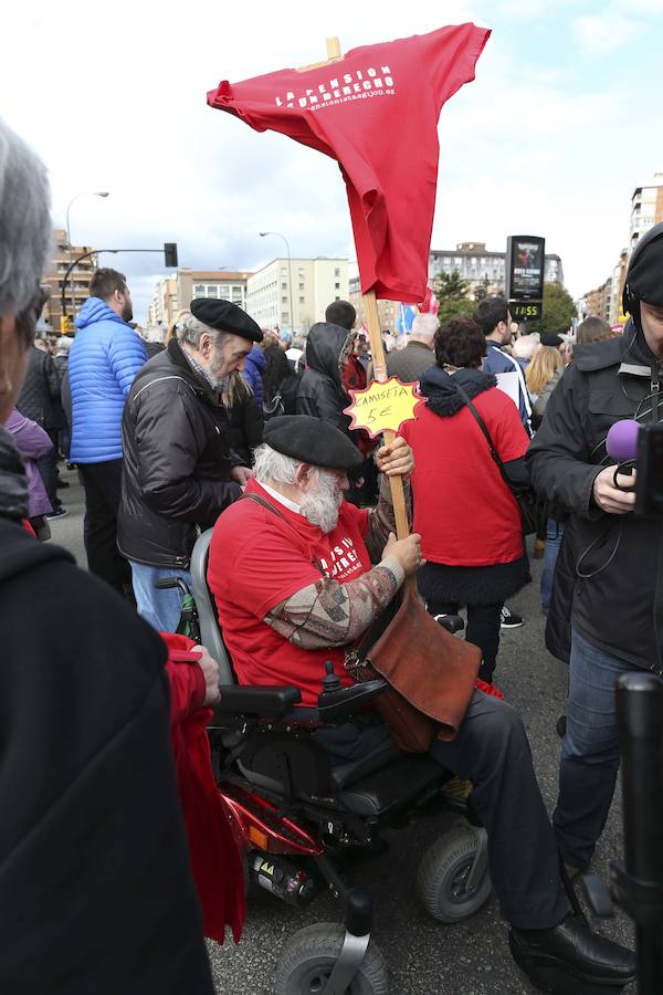 Fotos: Los pensionistas asturianos se manifiestan en Gijón por una pensión digna