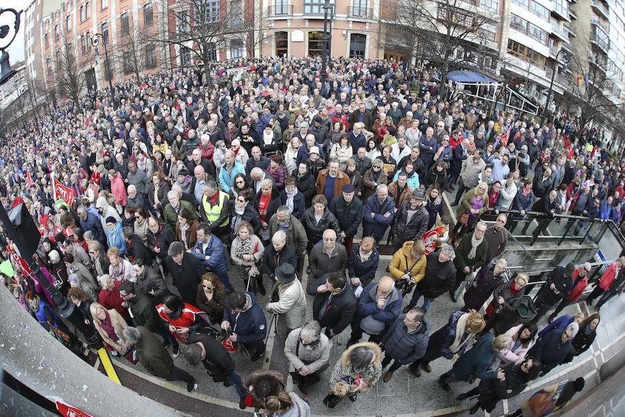 Fotos: Los pensionistas asturianos se manifiestan en Gijón por una pensión digna