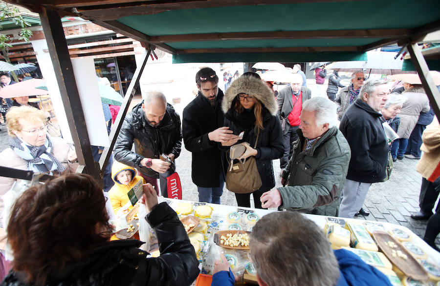 18 quesarías artesanas participan en el certamen, en el que se podrá degustar una cazuela «con algo salado y algo dulce»