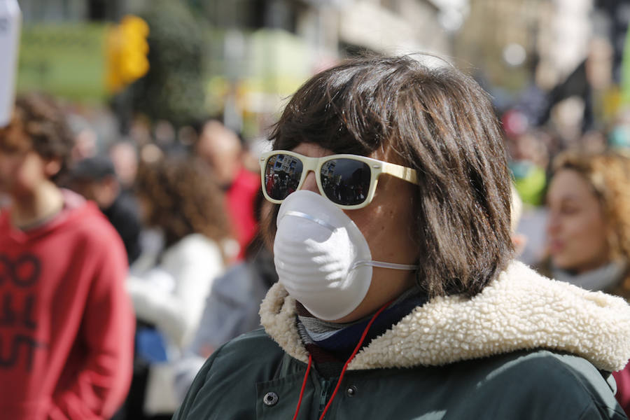 Fotos: Miles de personas se concentra en Gijón contra la contaminación en Asturias