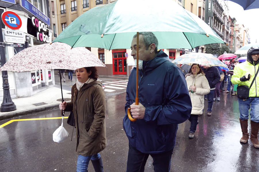 Fotos: Miles de personas se concentra en Gijón contra la contaminación en Asturias