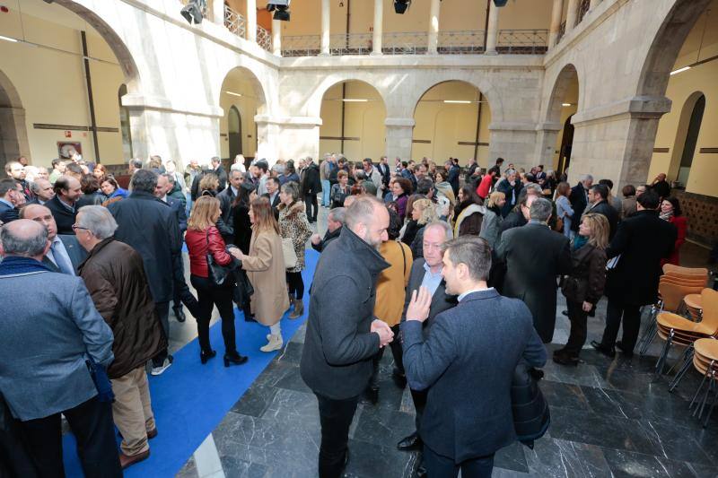 El acto tuvo lugar en el patio del Centro de Cultura Antiguo Instituto y estuvo presidido por la alcaldesa de Gijón, Carmen Moriyón, y el director de Ser Gijón y Ser Avilés, Pablo González-Palacios.