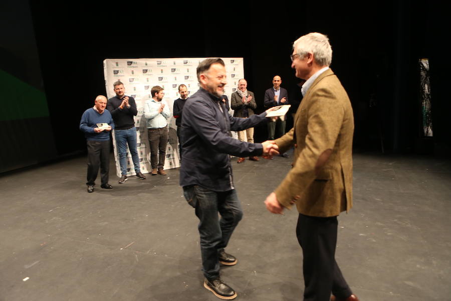 El árbitro José Francisco Pérez y el atleta Santiago Somoza recibieron el premio especial, en una gala en la que se ensalzaron valores como la amistad, la solidaridad y la entrega.