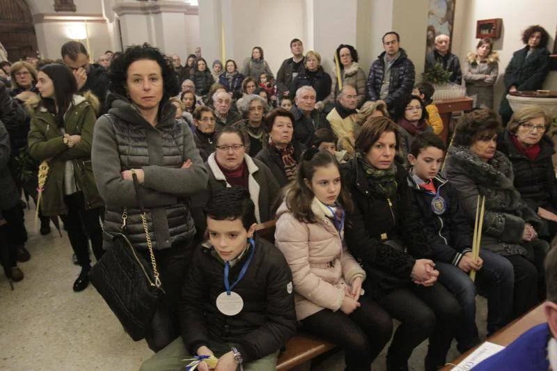 Las intensas lluvias han obligado a suspender las procesiones del Domingo de Ramos en casi todas las localidades de Asturias. Las bendiciones de los ramos se han celebrado en el interior de los templos. 