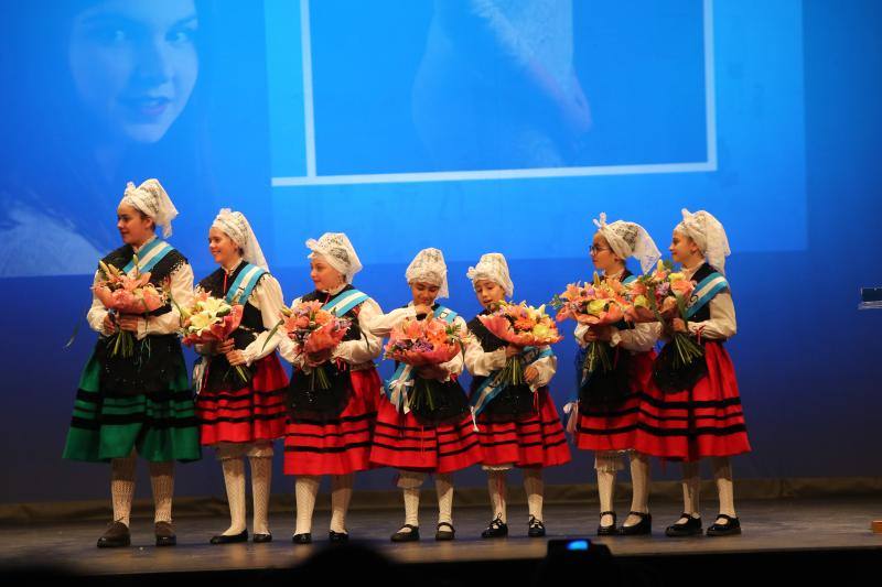 La Xana, Luz Quiles López y la Xanina, Irene Pérez Cortés, fueron elegidas en el Teatro Palacio Valdés en la tradicional gala que da inicio a las fiestas.