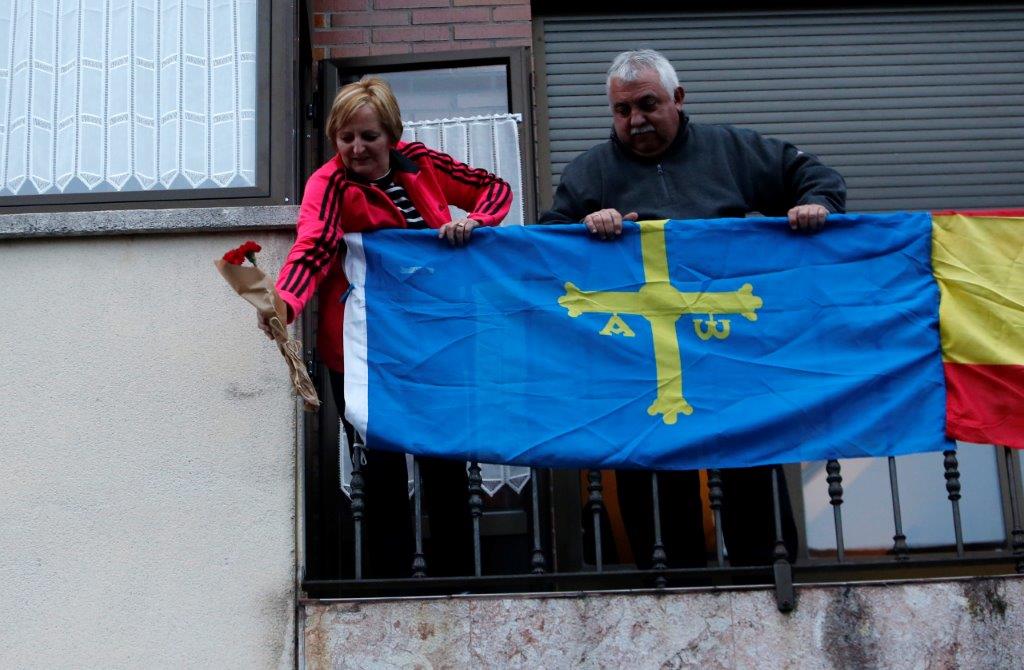 Cofrades y fieles procesionaron con la imagen por las calles de la capital asturiana