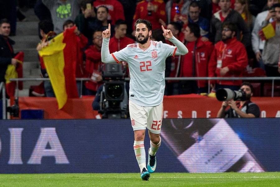 La selección que dirige Julen Lopetegui apabulló a Argentina en su estreno en el Wanda Metropolitano (6-1) con un 'hat-trick' de Isco y tantos de Diego Costa, Thiago y Aspas.