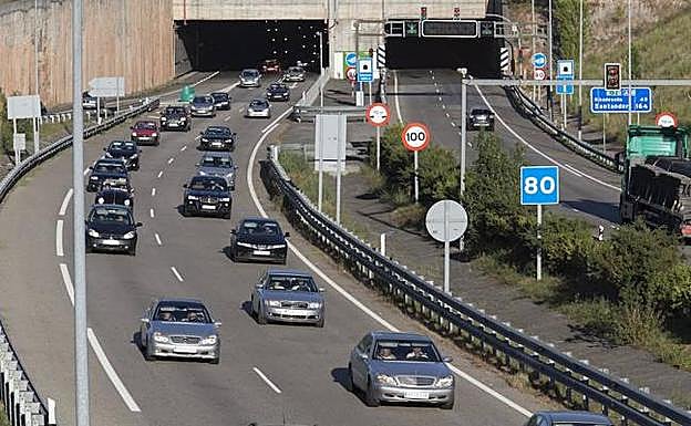 Tráfico prevé 165.000 desplazamientos por carretera en Asturias en cuatro días