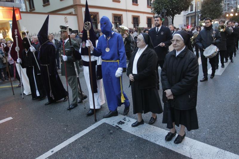 La procesión, este año sin indulto, recorrió las calles del centro de la ciudad