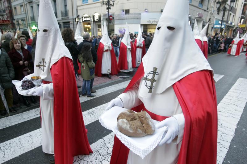 La procesión, este año sin indulto, recorrió las calles del centro de la ciudad