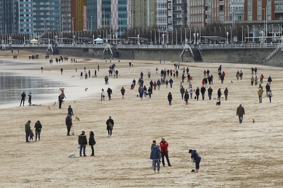 Fotos: El temporal marca la Semana Santa en Asturias