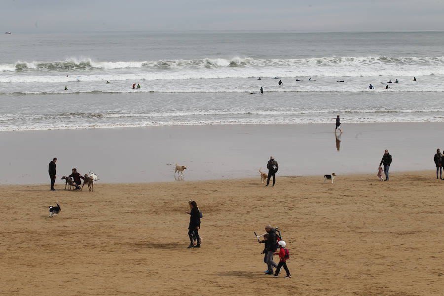 Fotos: El temporal marca la Semana Santa en Asturias