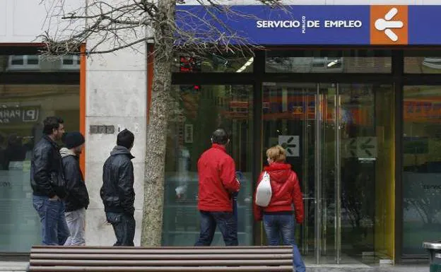 El desempleo baja un 2,22% en marzo en Asturias, hasta los 77.938 parados