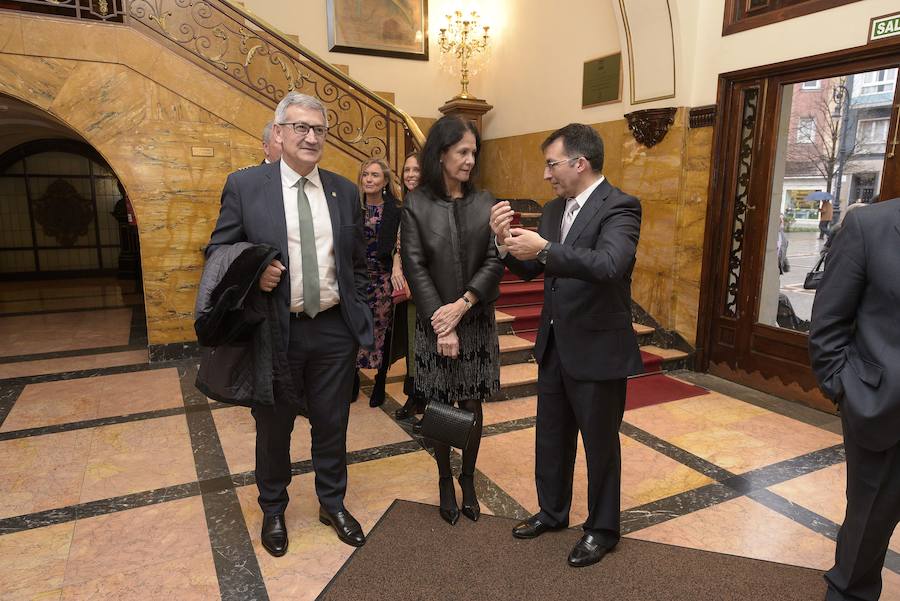 María Neira, directora de Salud Pública de la OMS, Antonio Gamoneda, los astilleros Gondán y Armón y las unidades policiales que luchan contra el maltrato han sido los galardonados de esta edición.