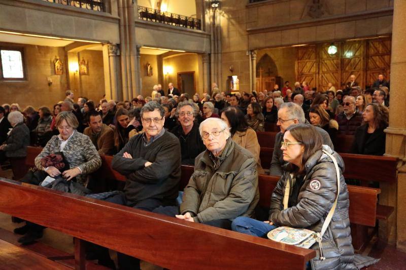 El funeral por el historiador de la arquitectura local en la iglesia parroquial de la Asunción congregó a sus familiares, compañeros y amigos.