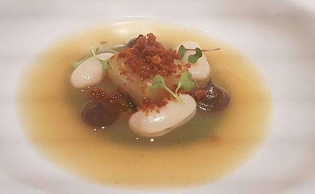 Imagen principal - Cena en familia por los 25 años de Casa Marcial