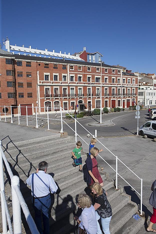 Edificio de la antigua sede portuaria en el Muelle.