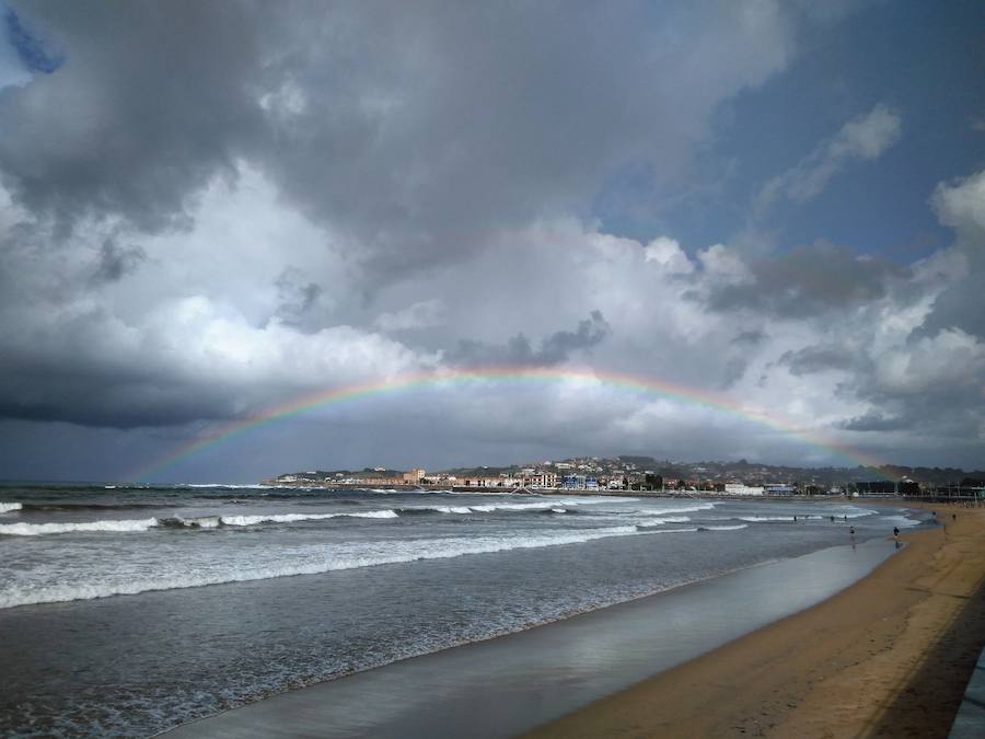 El arcoiris es un fenómeno óptico que estamos acostumbrados a ver. Para ello detrás nuestro tiene que estar el Sol y delante nuestro debe estar lloviendo. La luz del sol es blanca y al impactar contra las gotitas de agua se descompone en los 7 colores básicos por fenómenos de refracción y reflexión.
