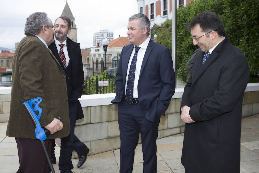 El ministro de Fomento, Íñigo de la Serna, ha analizado el presente y futuro de las infraestructuras en Asturias en el Fórum EL COMERCIO, organizado en colaboración con el SabadellHerrero. 
