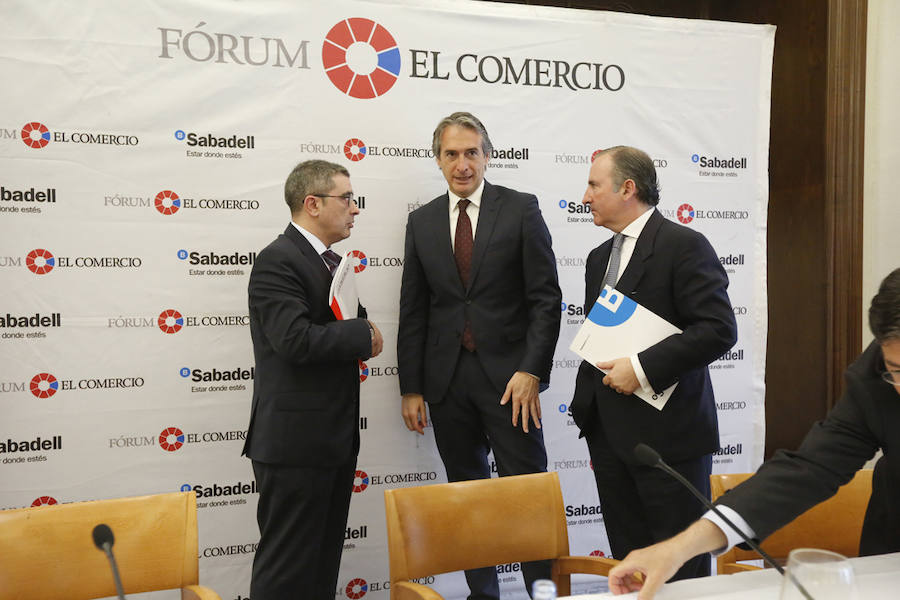 El ministro de Fomento, Íñigo de la Serna, ha analizado el presente y futuro de las infraestructuras en Asturias en el Fórum EL COMERCIO, organizado en colaboración con el SabadellHerrero. 