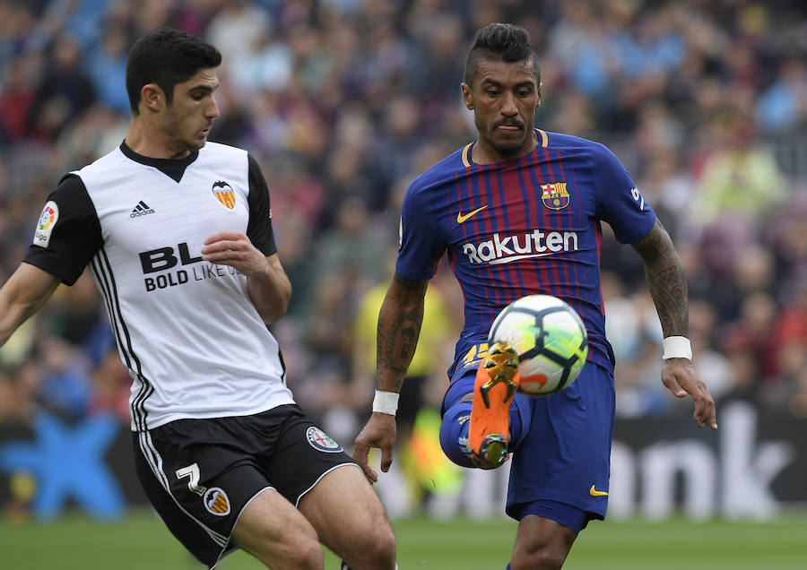 El Barça ganó 2-1 en el Camp Nou a un Valencia que vio portería gracias a un penalti en el 86'. El FC Barcelona, más líder, a falta de 6 jornadas. 