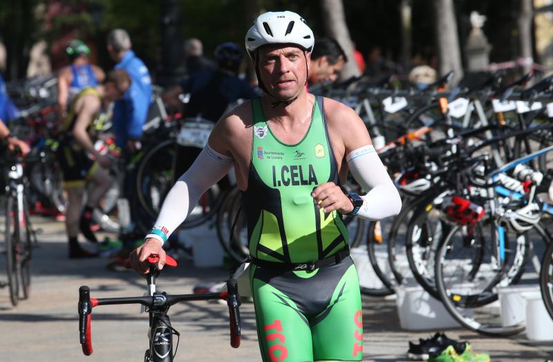 Centenares de deportistas han participado en el II Duatlón Ciudad de Oviedo, una prueba en la que se ha hecho con el triunfo Beatriz Tenreiro, campeona del mundo de duatlón, cuyo marido, Miguel Ángel Alonso, falleció hace una semana. Cruzó la meta dedicándole el título. 