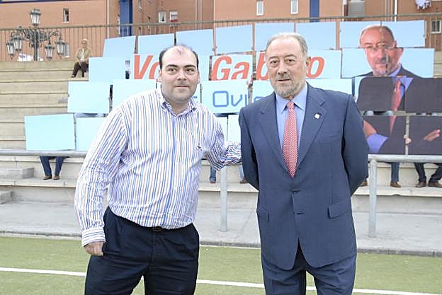 Iglesias Caunedo posa con De Lorenzo en la presentación de la campaña electoral de 2007.