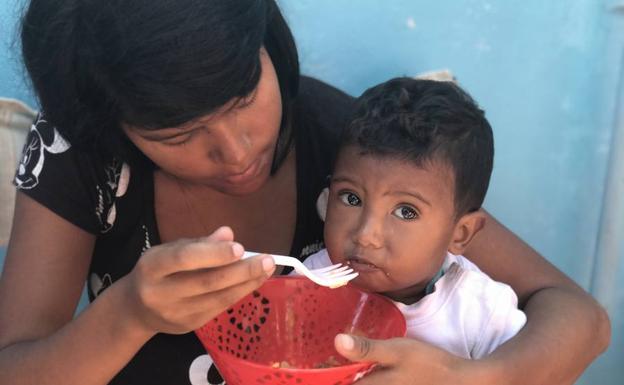 Imagen principal - Crecer con un solo &#039;golpe&#039; al día en el país del hambre