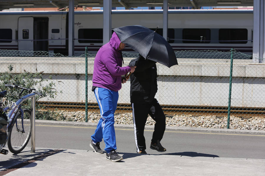 La Fiscalía solicita un año de cárcel para uno de los tres arrestados este martes. Los trabajos policiales lograron determinar que, presuntamente, que fueron ocho las personas implicadas en la agresión