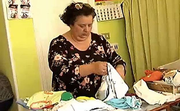 Le regalan un décimo en el bar, le toca y vende todos los productos de su tienda a un euro