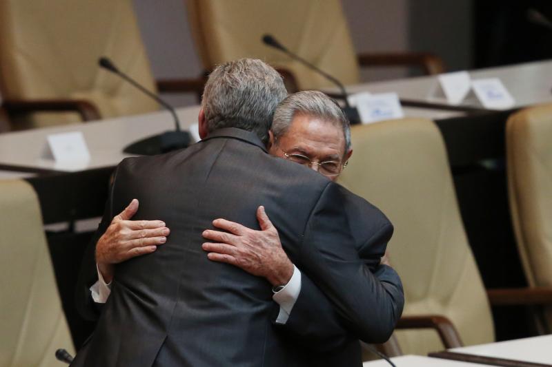 El ingeniero Miguel Díaz-Canel, con raíces asturianas, es el nuevo presidente de Cuba. Su nombramiento pone fin a seis décadas de mandato de los hermanos Castro. 