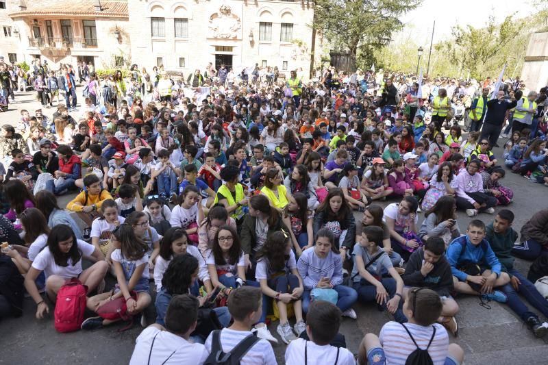 Fotos: Los jóvenes llenan Covadonga