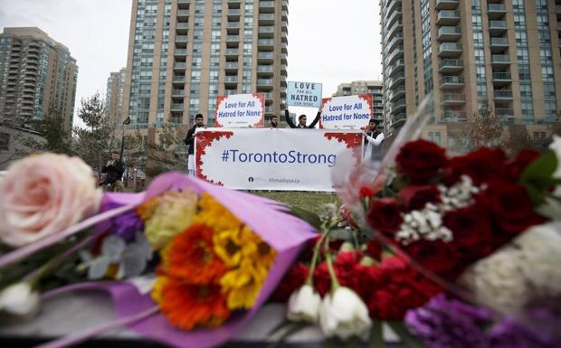 Homenaje a las víctimas de Toronto. 