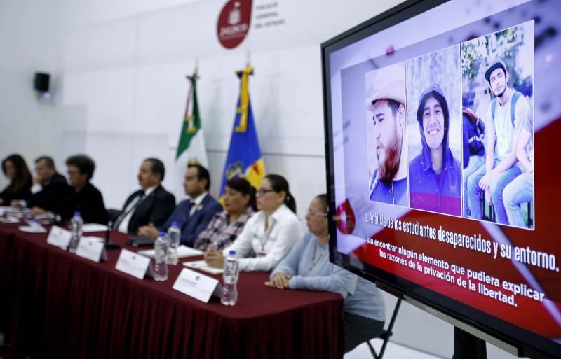 Tres jóvenes estudiantes de cine mexicanos han sido brutalmente asesinados por un cártel. Según han confirmado las autoridades fueron torturados e intentaron hacer desaparecer sus cuerpos disolviénolos en ácido. Todo apunta a que les confundieron con miembros de un grupo criminal rival. 