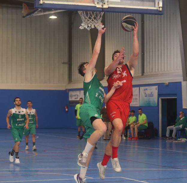 Una acción del Avilés Sur-Grupo Covadonga. 