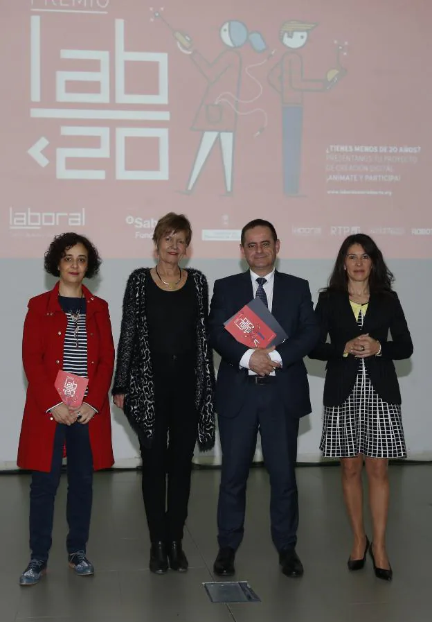 Por la izquierda, Lupe Fernández (Masymas), Karin Ohlenschläger, Francisco Laviana y Eva Garrido (Fundación Banco Sabadell). 