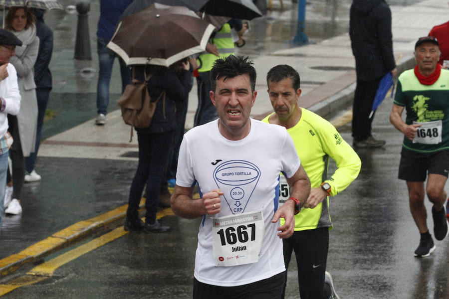 Fotos: ¿Estuviste en la EDP Media Maratón de Gijón? ¡Búscate! (2)
