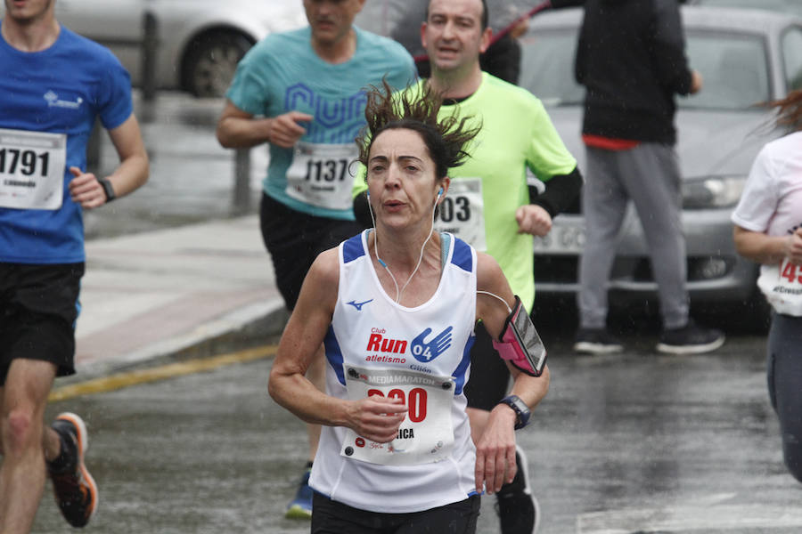 Fotos: ¿Estuviste en la EDP Media Maratón de Gijón? ¡Búscate! (2)