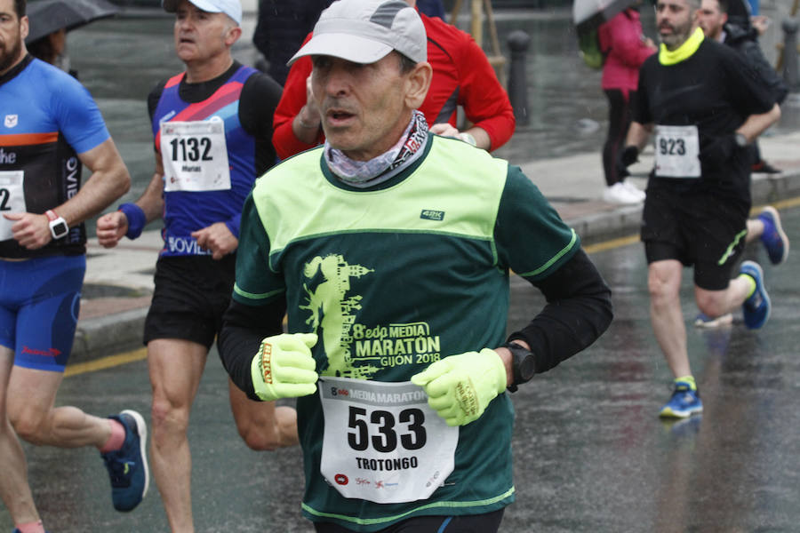 Fotos: ¿Estuviste en la EDP Media Maratón de Gijón? ¡Búscate! (2)