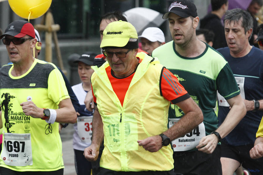Fotos: ¿Estuviste en la EDP Media Maratón de Gijón? ¡Búscate! (2)