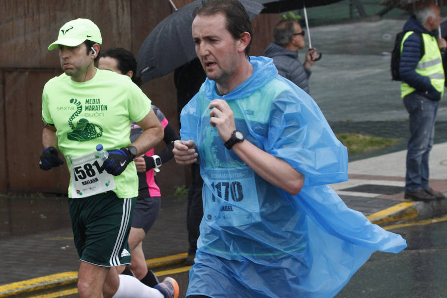 Fotos: ¿Estuviste en la EDP Media Maratón de Gijón? ¡Búscate! (2)