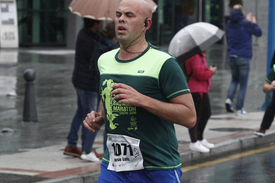 Fotos: ¿Estuviste en la EDP Media Maratón de Gijón? ¡Búscate! (2)