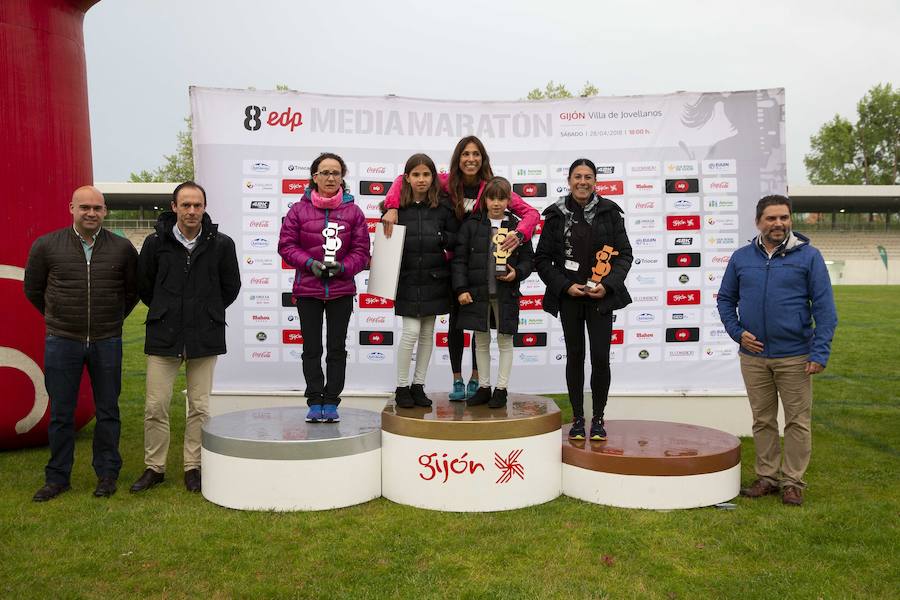 Más de 2.500 atletas han participado en la EDP Media Maratón de Gijón, en la que se ha impuesto el marroquí Said Attadi. ¿Estuviste? ¡Búscate en las fotos!