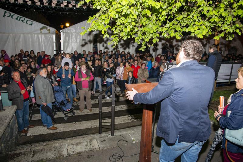 La capital piloñesa inaugura bajo el orbayu una nueva edición de la fiesta