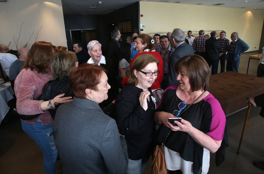 La asociación organizó una comida de hermanamiento en el hotel AC Fórum de la plaza de los Ferroviarios