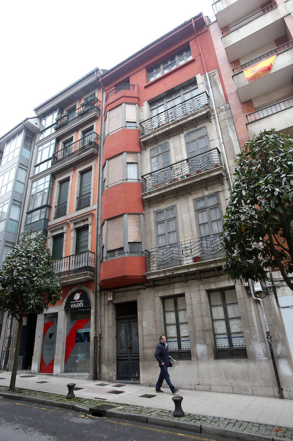 Quintana. El edificio situado en el número 10 de la calle Quintana se construyó en el año 1900 y consta de planta baja para uso comercial, más 4 alturas. El precio del inmueble es de 750.000 euros 