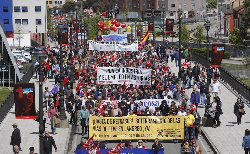 Manifestación del 1 de mayo en La Felguera. 